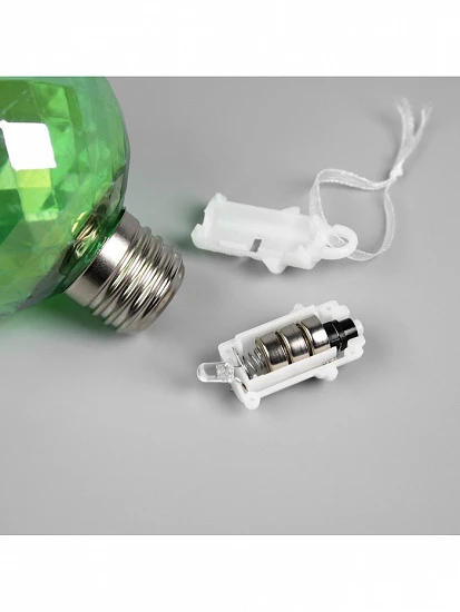 Набор ёлочных шаров «Акценты зелёного», 3 шт., d=7 см, 3 LED, от батареек AG13×9, свечение тёплое белое