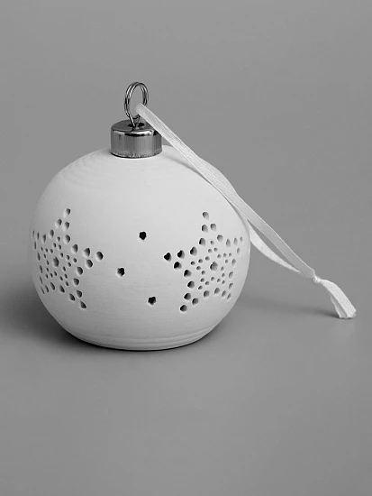 Ёлочный шар «Звёздочки», 6.9×6.9×5.9 см, 1 LED, керамика, от батареек LR44×2, свечение тёплое белое