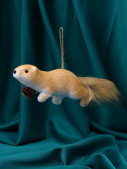Ёлочная игрушка «Белка с шишкой» 4.5×20 см, бежевый