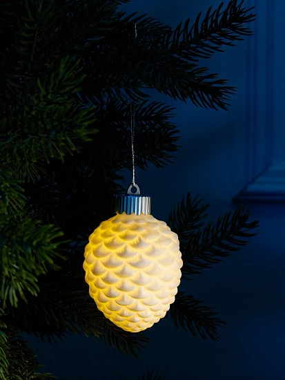 Ёлочный шар «Шишка», 6.5×6.5×8 см, 1 LED, керамика, от батареек LR44×3, свечение тёплое белое