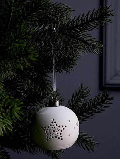 Ёлочный шар «Звёздочки», 6.9×6.9×5.9 см, 1 LED, керамика, от батареек LR44×2, свечение тёплое белое